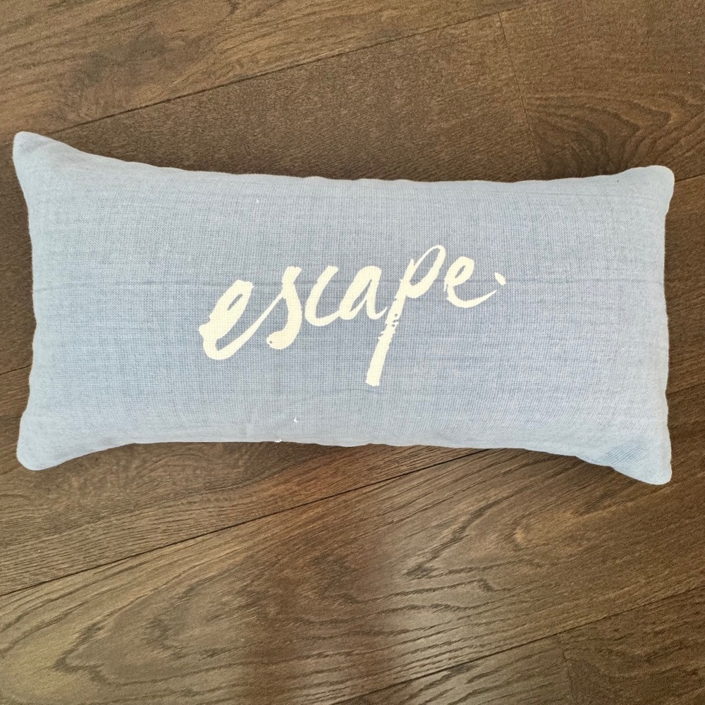 The Beach People 'Escape' Indoor/Outdoor pillow
